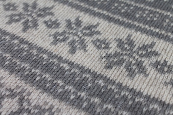 Icelandic Sweater Knit - Beige / Pale Grey