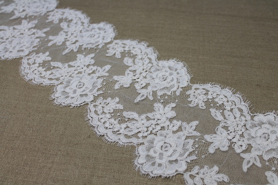 Corded Lace Trim - Ivory