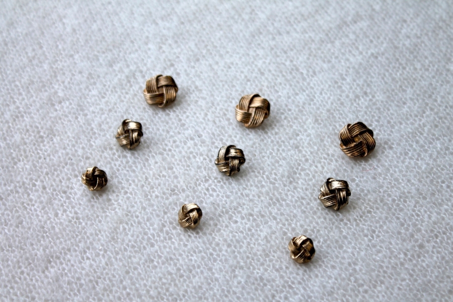 Metal Knot Button - Large Gold