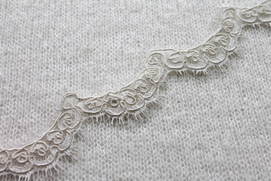Corded Lace Scallop Trim - Ivory