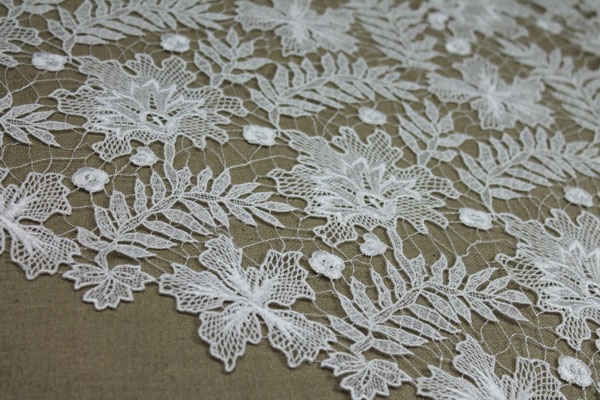 Guipure Lace - Delicate Floral - Ivory