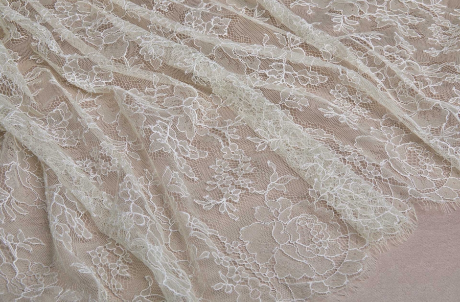 NEW BRIDAL - Chantilly Lace - Cream Double Scallop