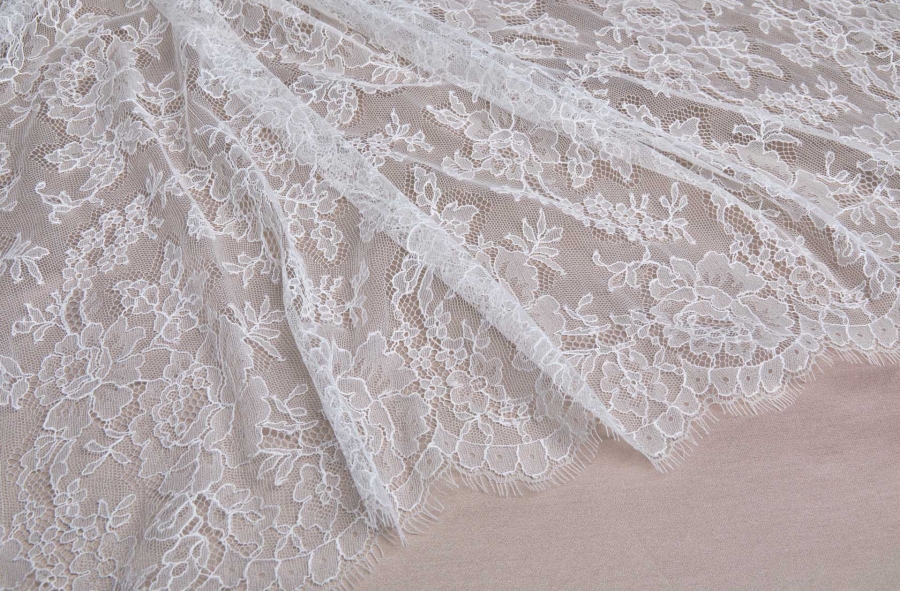 NEW BRIDAL - Chantilly Lace - Ivory Double Scallop