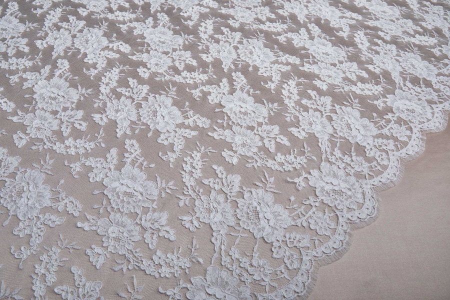 NEW BRIDAL - Corded Rose Design Lace - Ivory