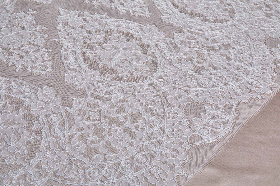 NEW BRIDAL - Floral Chantilly Lace - Ivory Double Scallop
