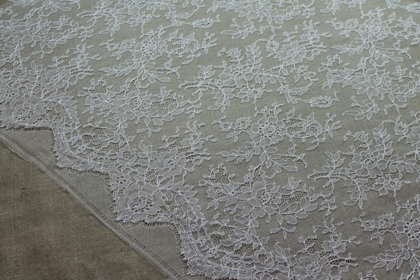 Floral Chantilly Lace - Ivory Double Scallop