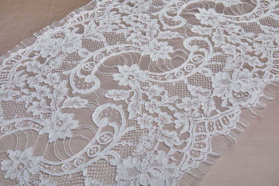 NEW BRIDAL - Corded Leavers Lace Scroll Border Trim - Pale Ivory