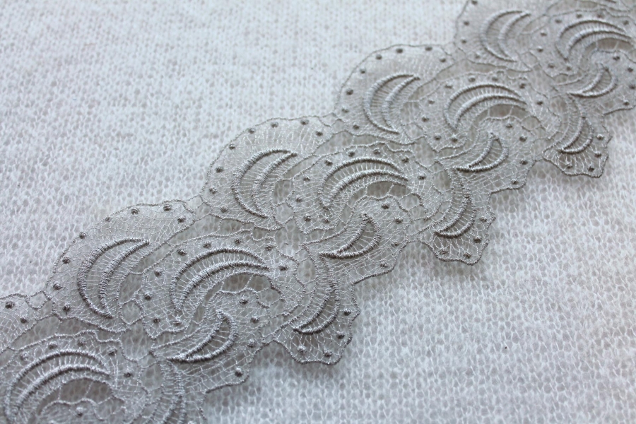Silver Ivory "Paisley Swirl" Guipure Lace Trim
