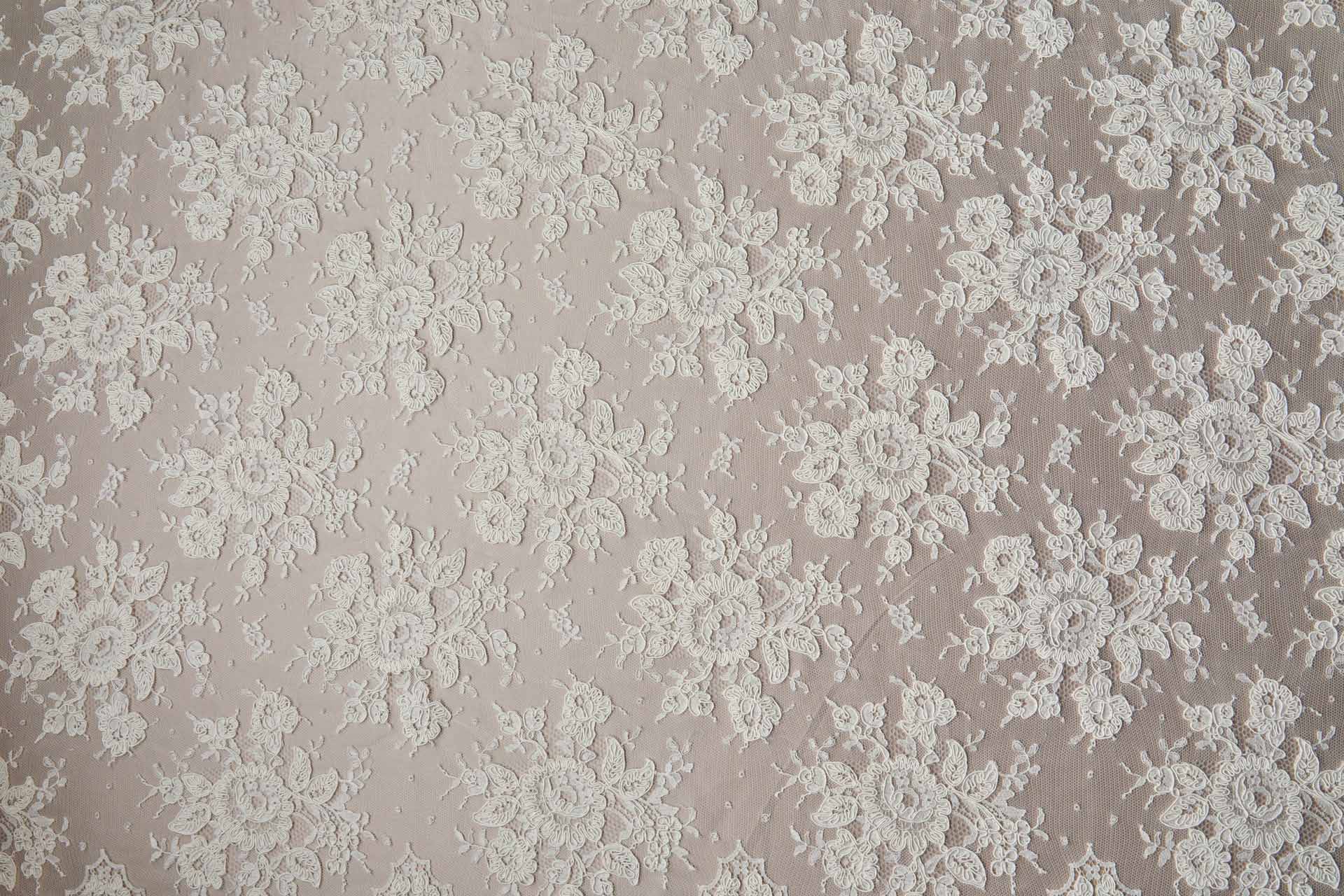 Corded Leavers Lace Rose Bunches - Vanilla fabric, image 12 of 14