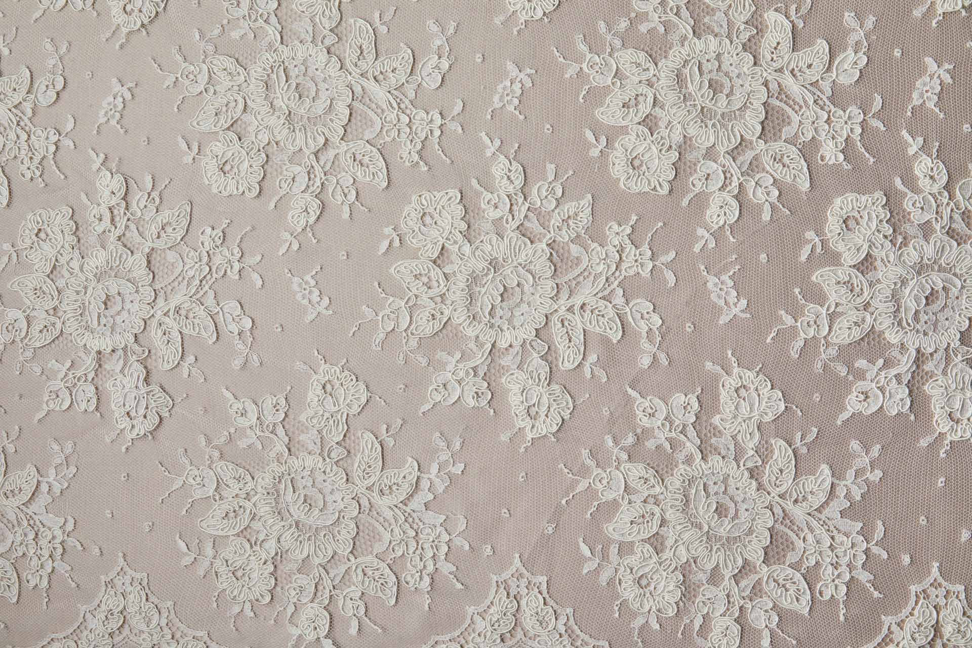 Corded Leavers Lace Rose Bunches - Vanilla fabric, image 13 of 14