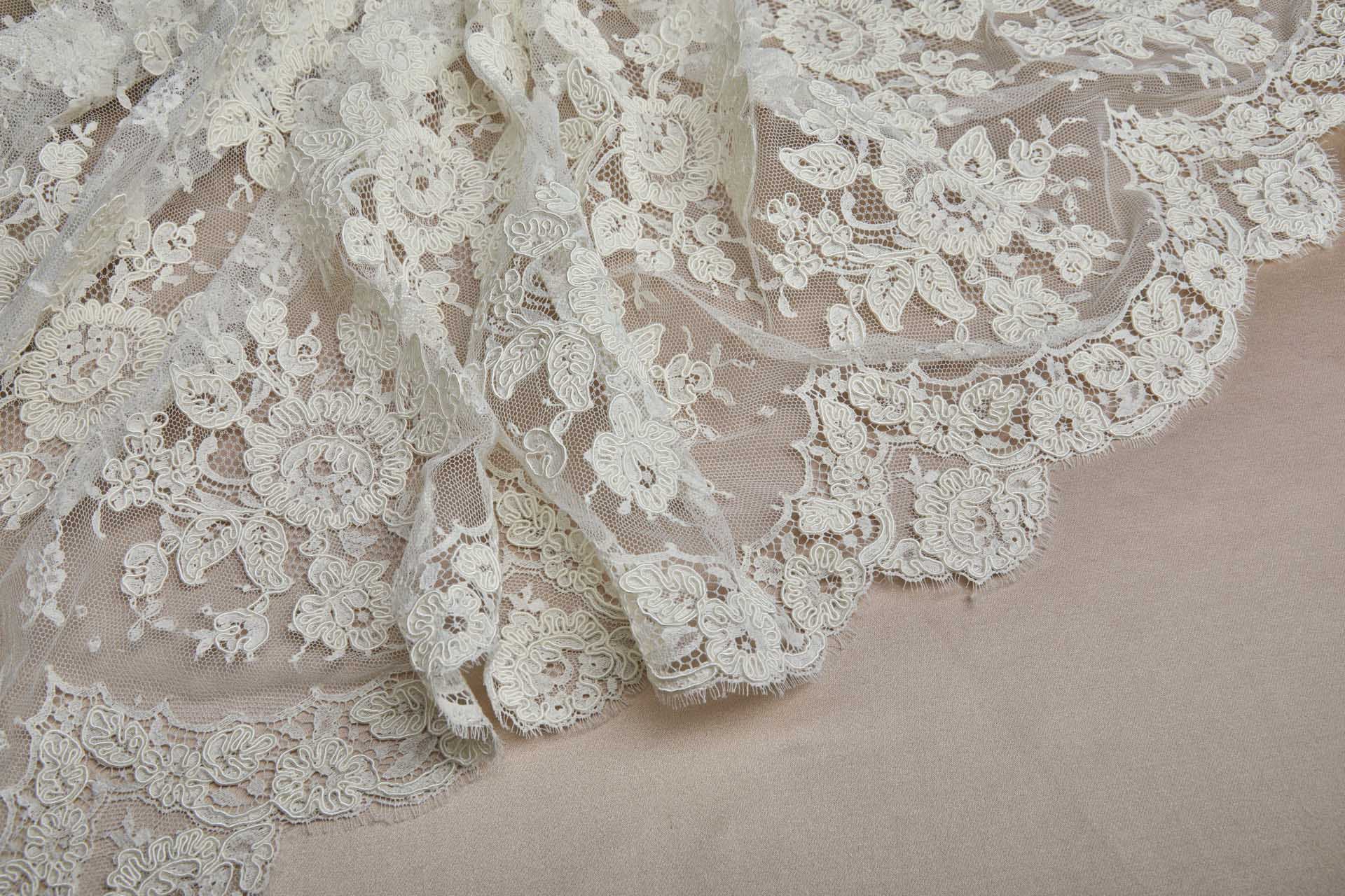 Corded Leavers Lace Rose Bunches - Vanilla fabric, image 9 of 14