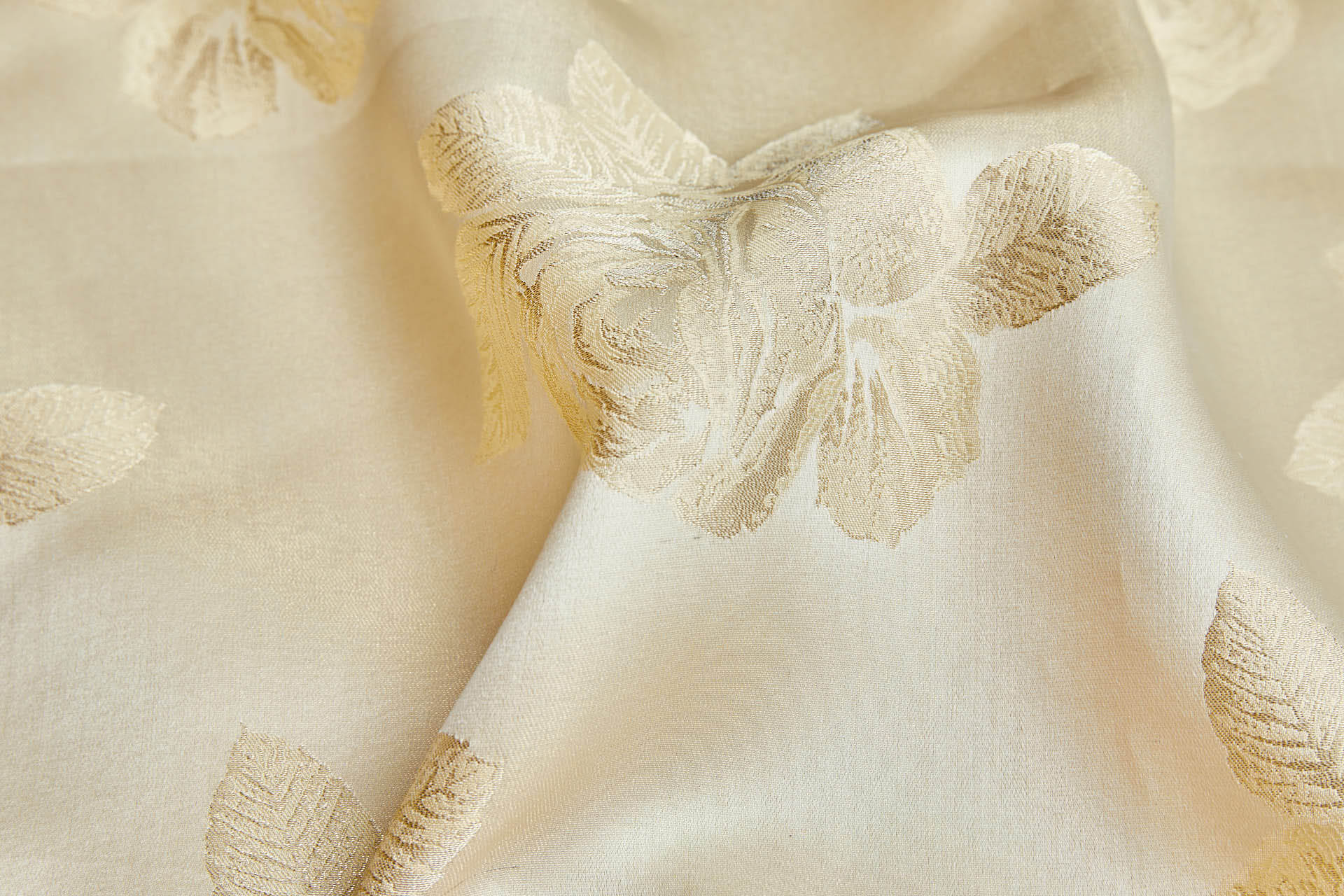 Vintage Large Roses Satin Organza Jacquard - Champagne Gold fabric, image 2 of 11