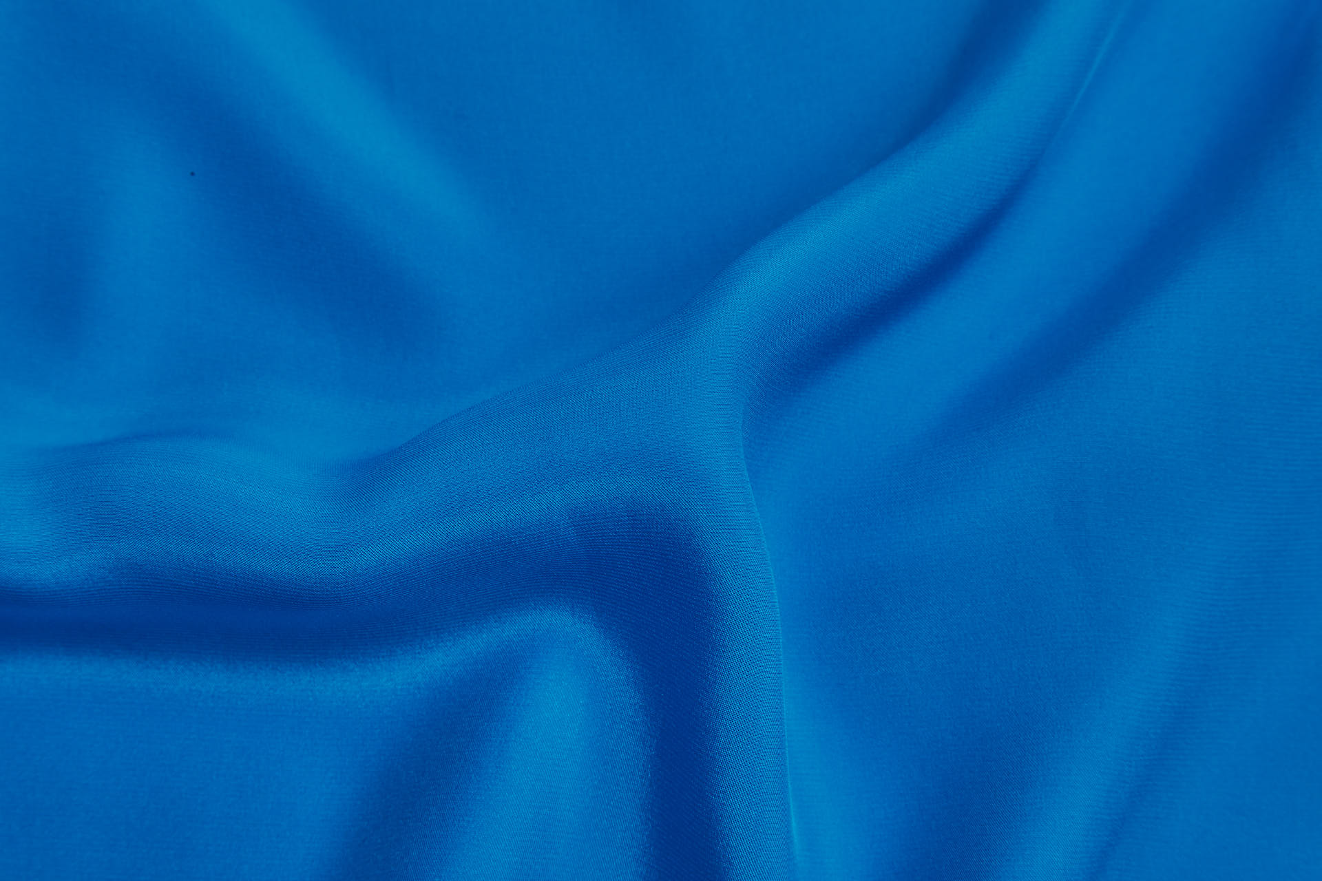 Bright Turquoise Silk Satin - 140cm fabric, image 6 of 7