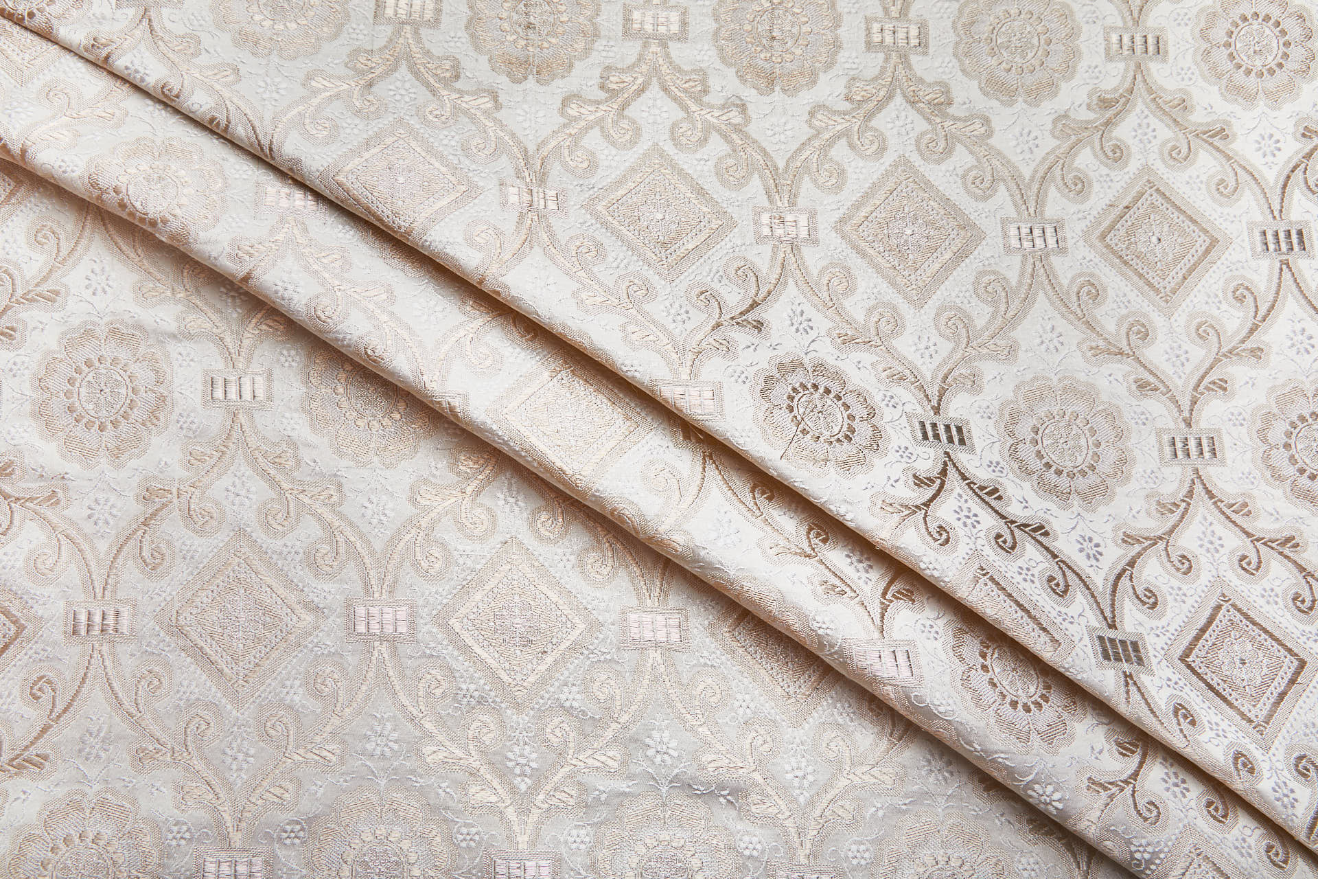 Banaras Brocade - Ivory and Warm Silver Ecclesiastical fabric, image 5 of 8