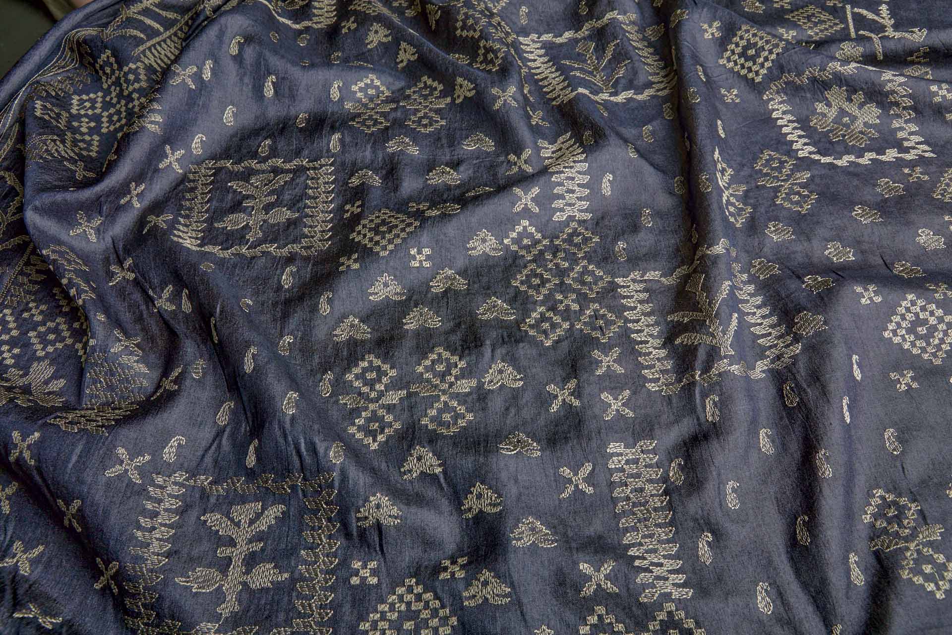 Border Style Kutch Embroidery on Navy Silk Tassar / Tussah fabric, image 7 of 10