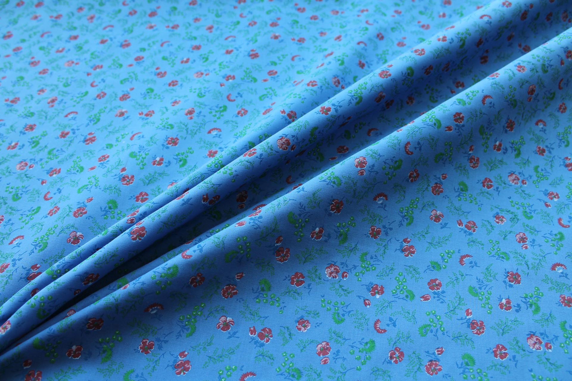 Vintage Printed Cotton - Red, Blue and Green on Mid Blue fabric, image 3 of 5