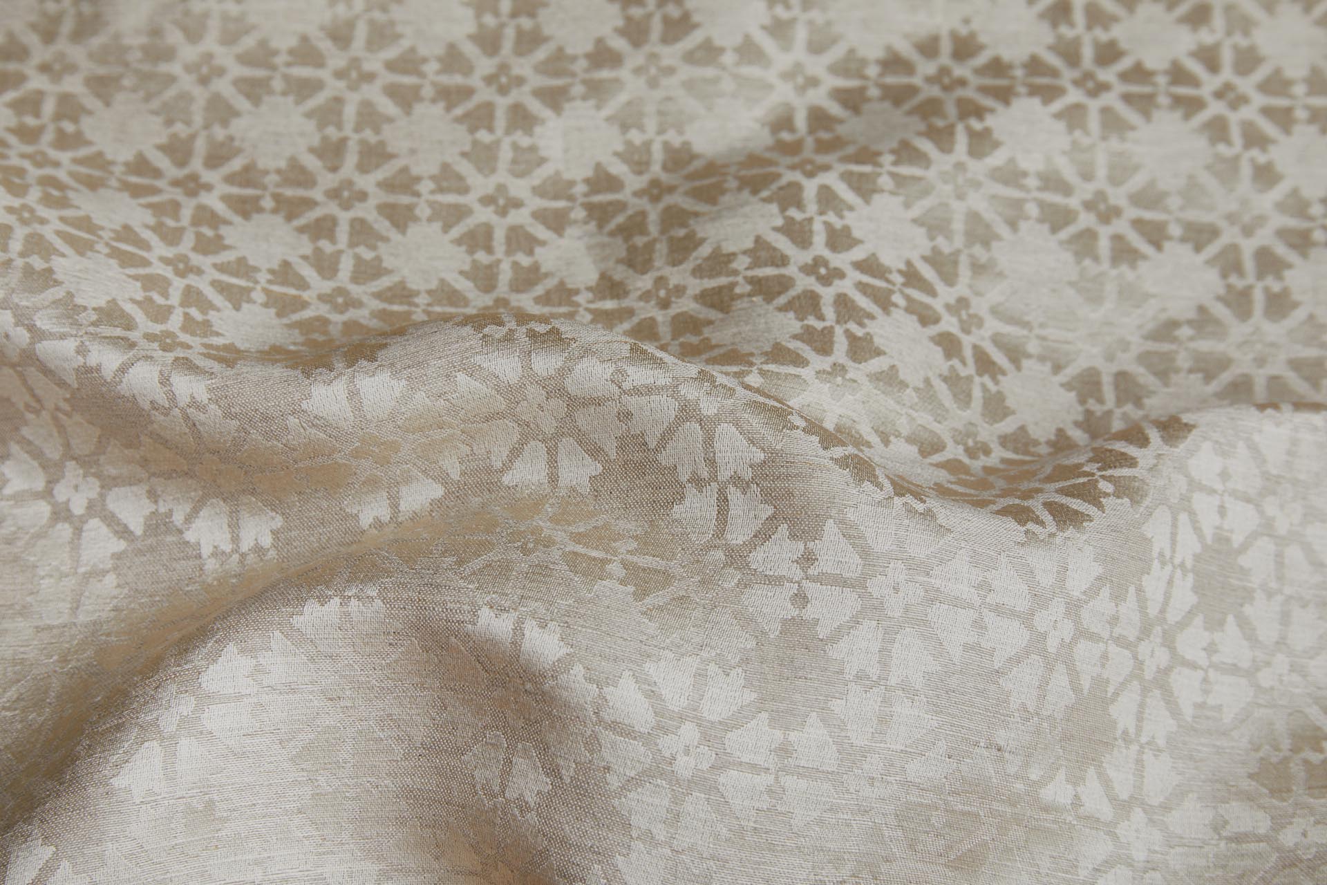 Regency Jacquard in Natural Silk and Linen fabric