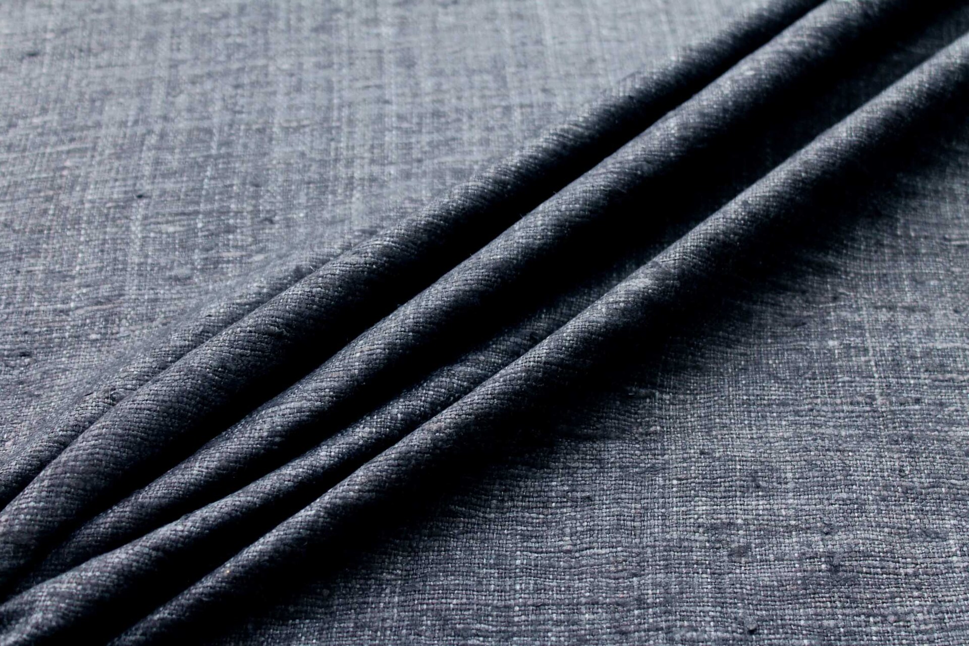 Chunky Silk Matka - Charcoal fabric, image 3 of 6