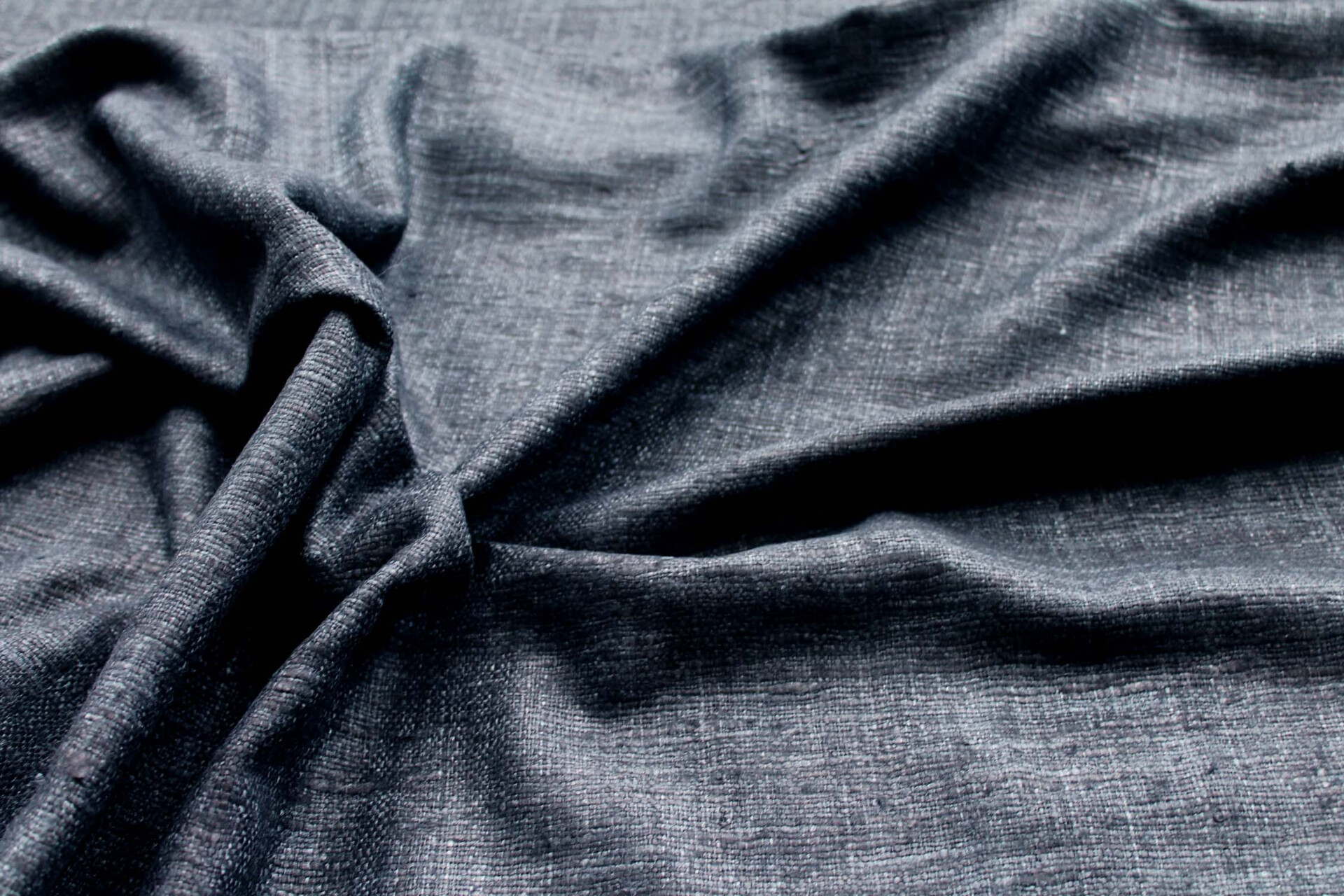 Chunky Silk Matka - Charcoal fabric, image 4 of 6