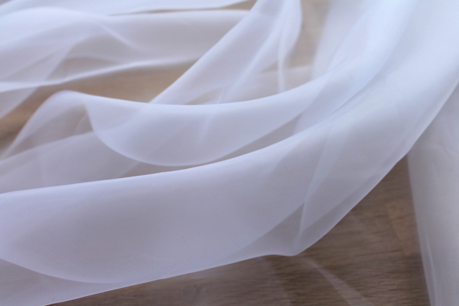 Polyester "Glass" Organza - White fabric, image 3 of 5