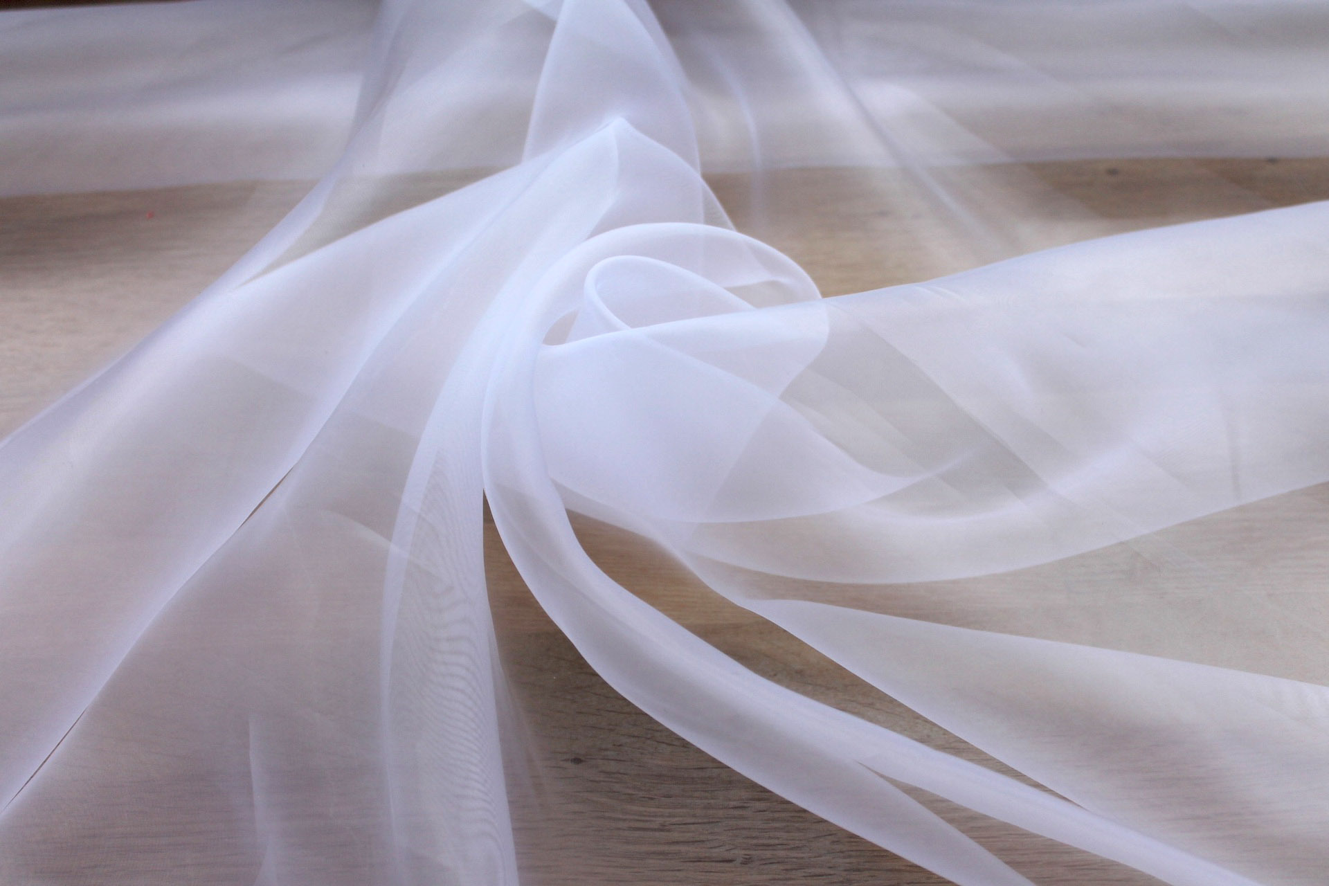 Polyester "Glass" Organza - White fabric