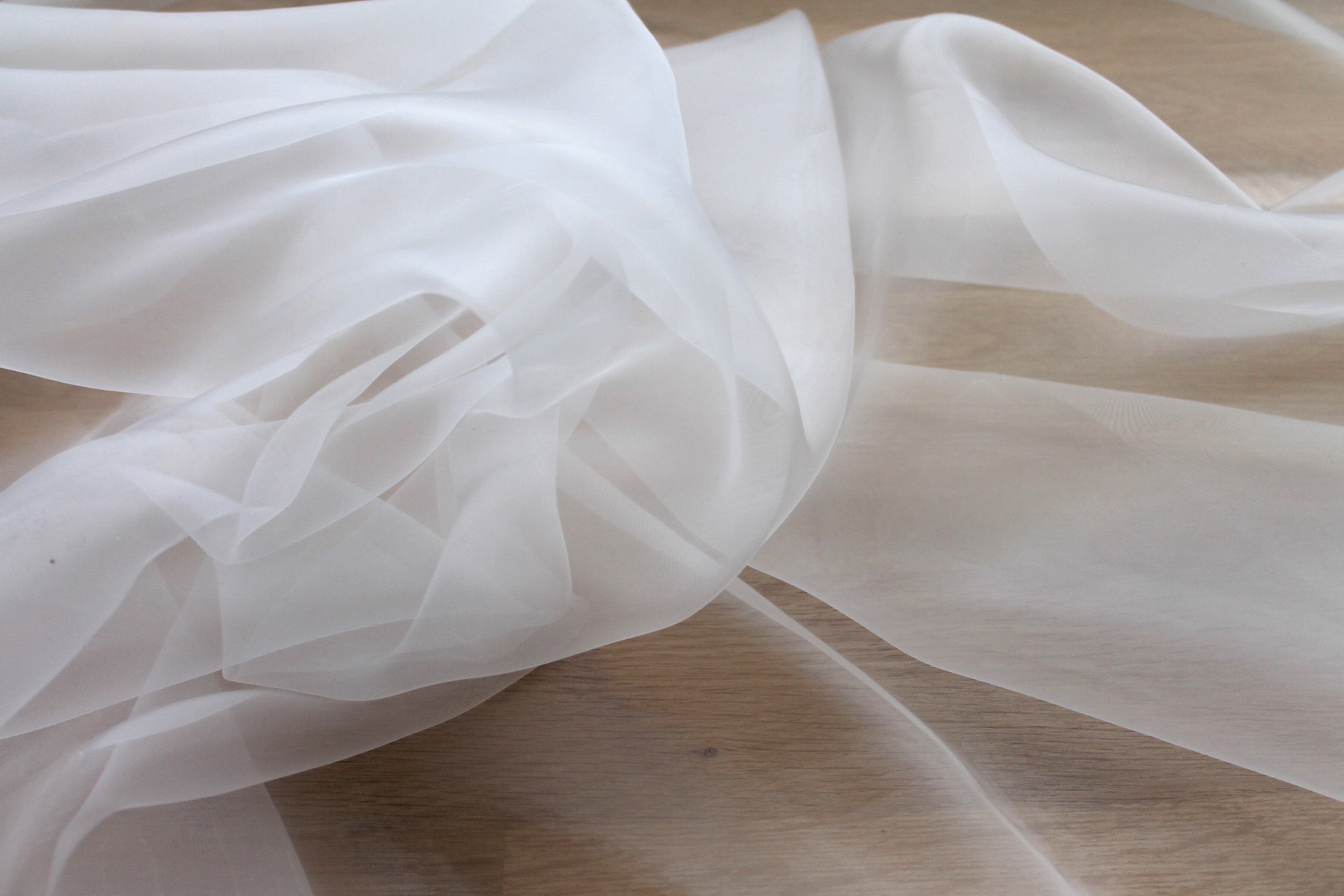 Polyester "Glass" Organza - Ivory fabric, image 5 of 5