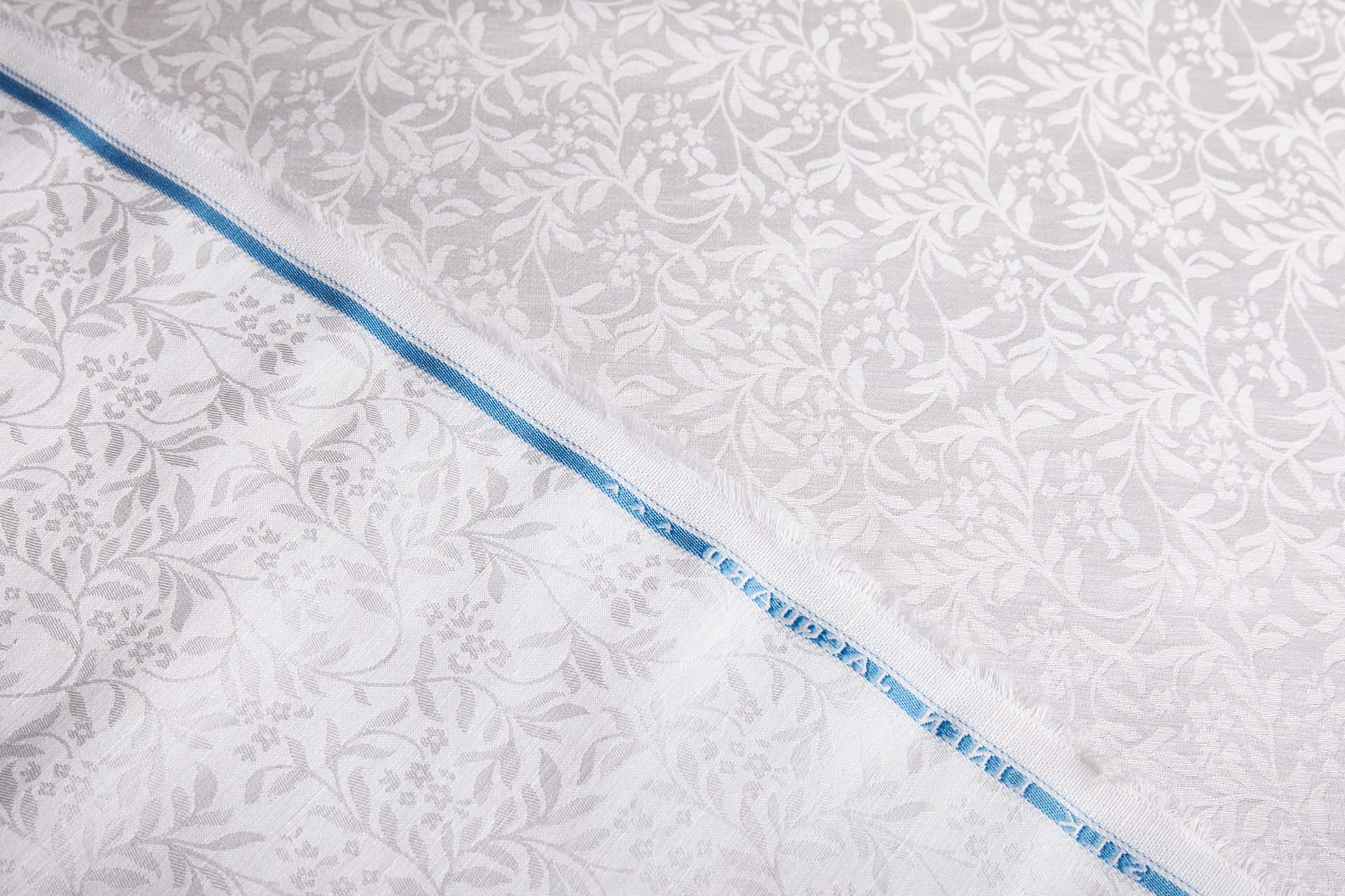 Willow Pattern Silk and Linen Jacquard in Ivory fabric, image 2 of 10