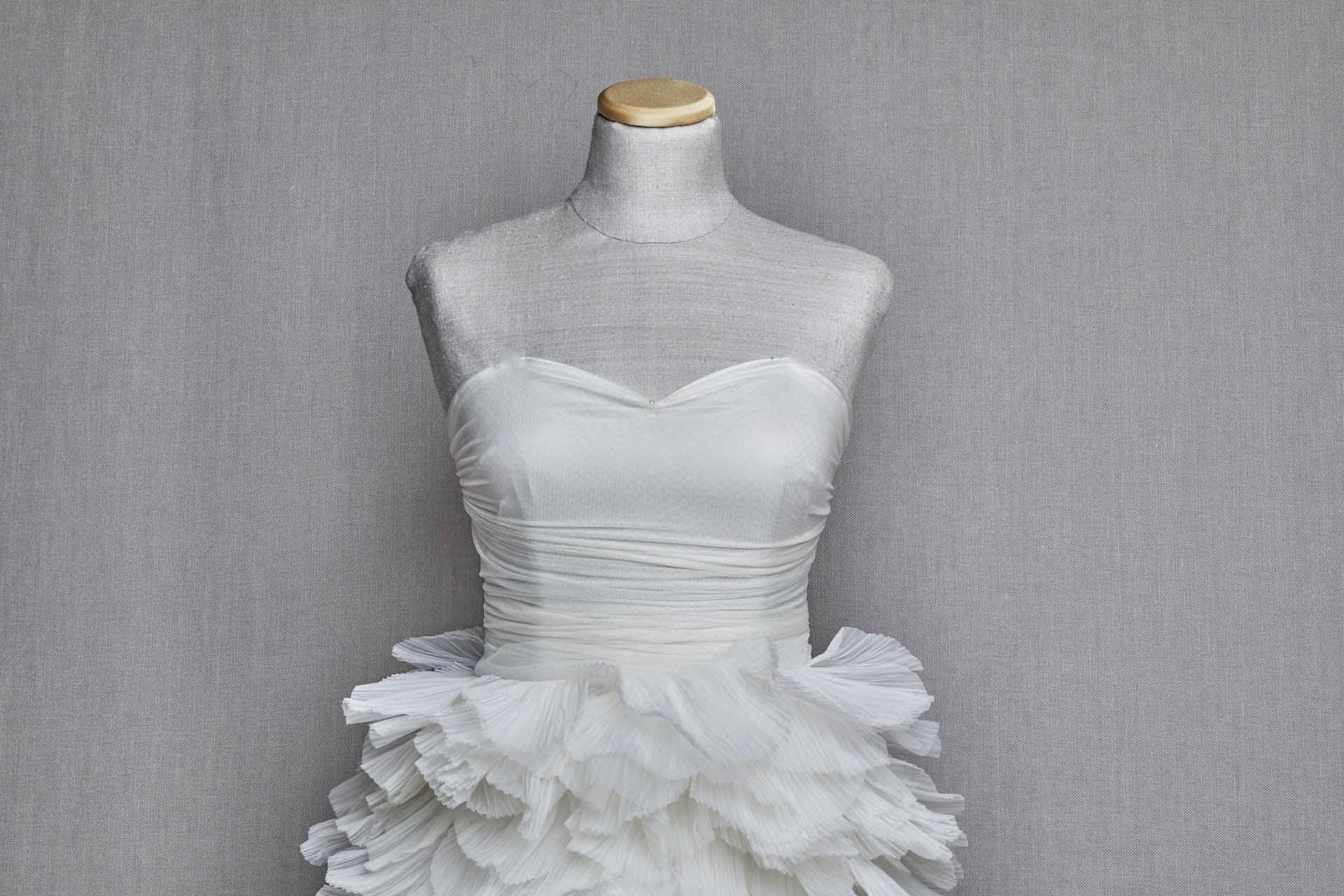 Ivory Pleated and Scalloped Tulle Ruffle Frill fabric, image 5 of 7