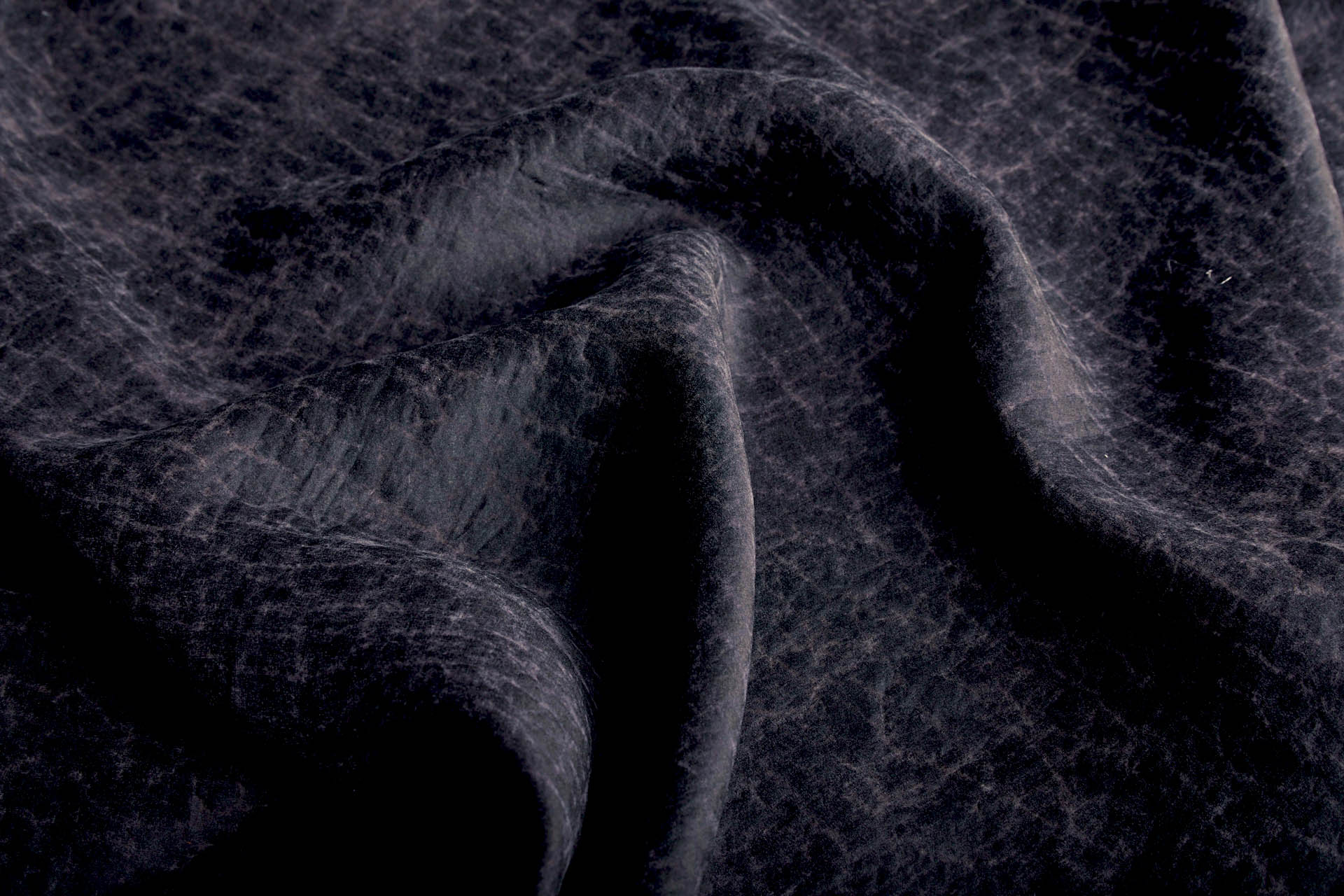 Mud Silk - Habotai - Crackled Cocoa / Black fabric, image 3 of 11