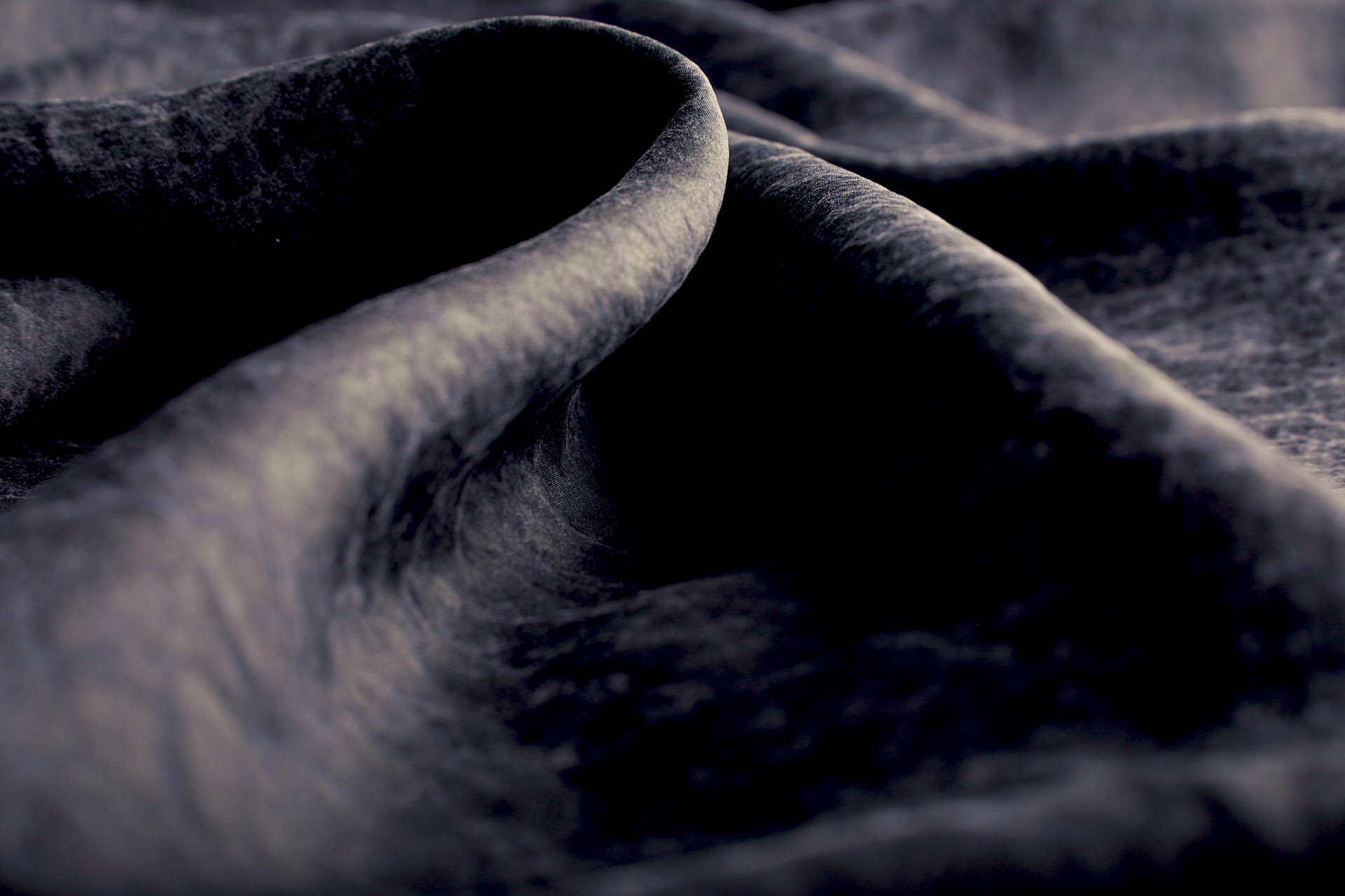 Mud Silk - Habotai - Crackled Cocoa / Black fabric, image 5 of 11