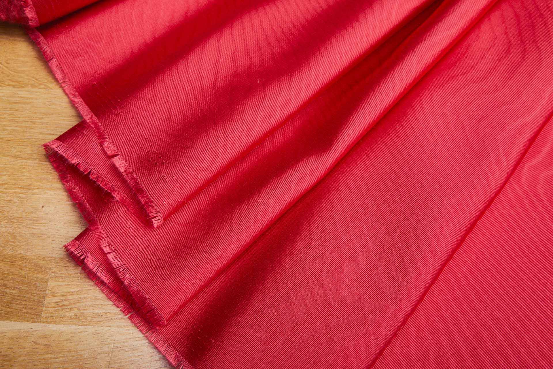 Large Pattern Grosgrain Moire - Red fabric