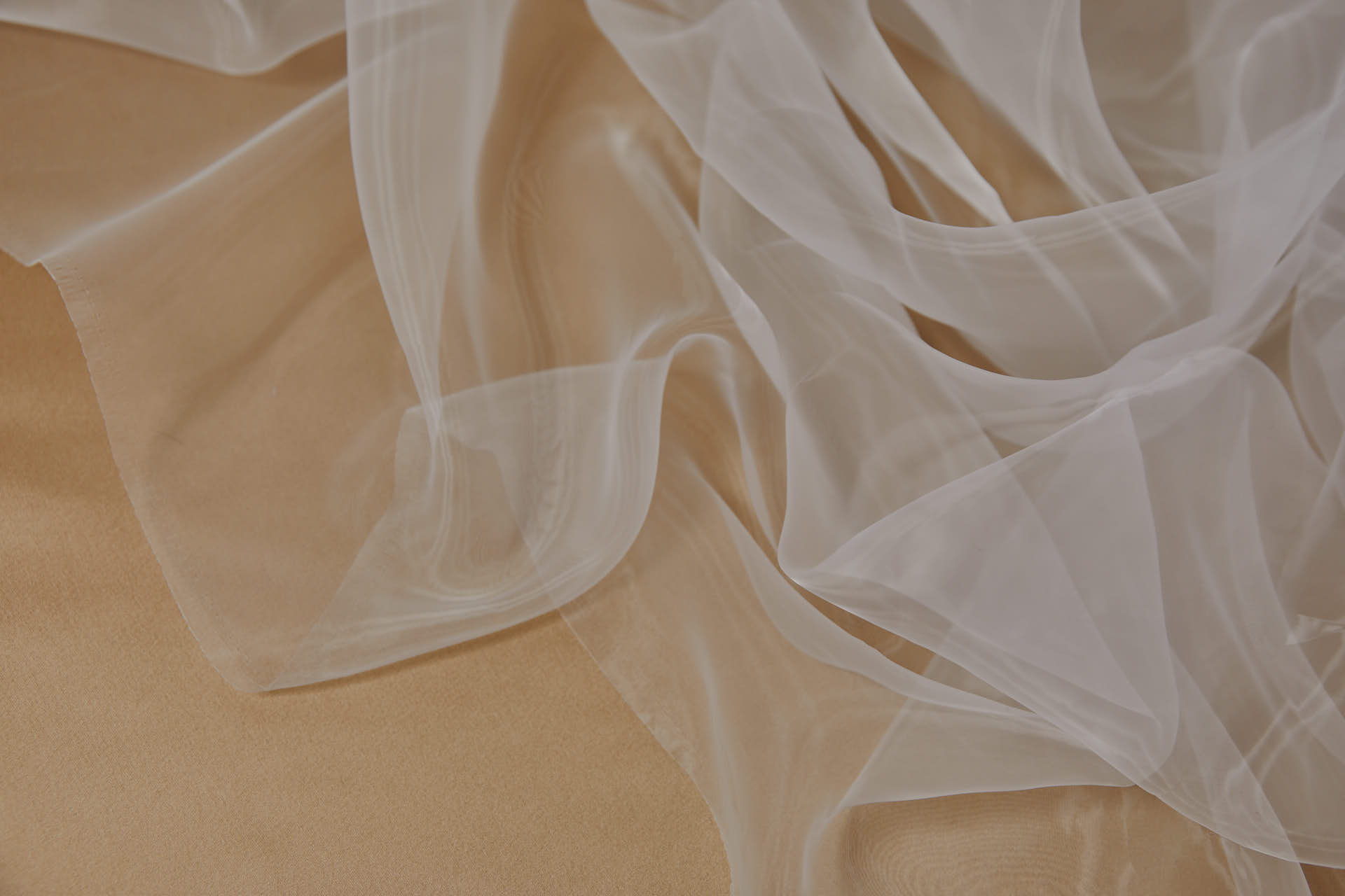 Super Fine Floaty "Yumissima" Organza - Ivory fabric