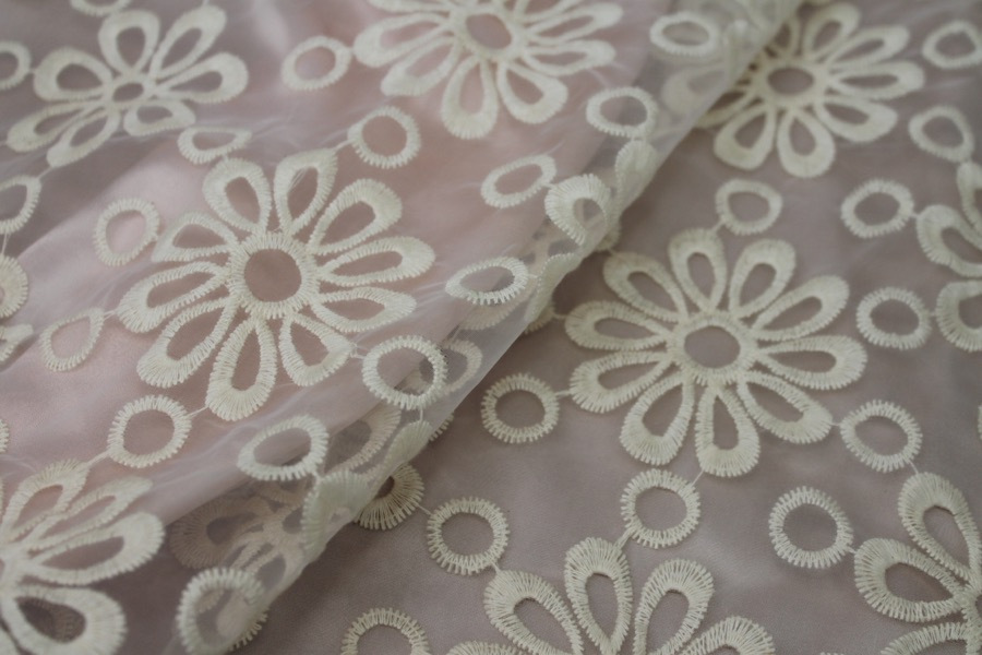 Cream Embroidered Floral Pattern on Ivory Organza - 0.3m Piece fabric, image 2 of 9