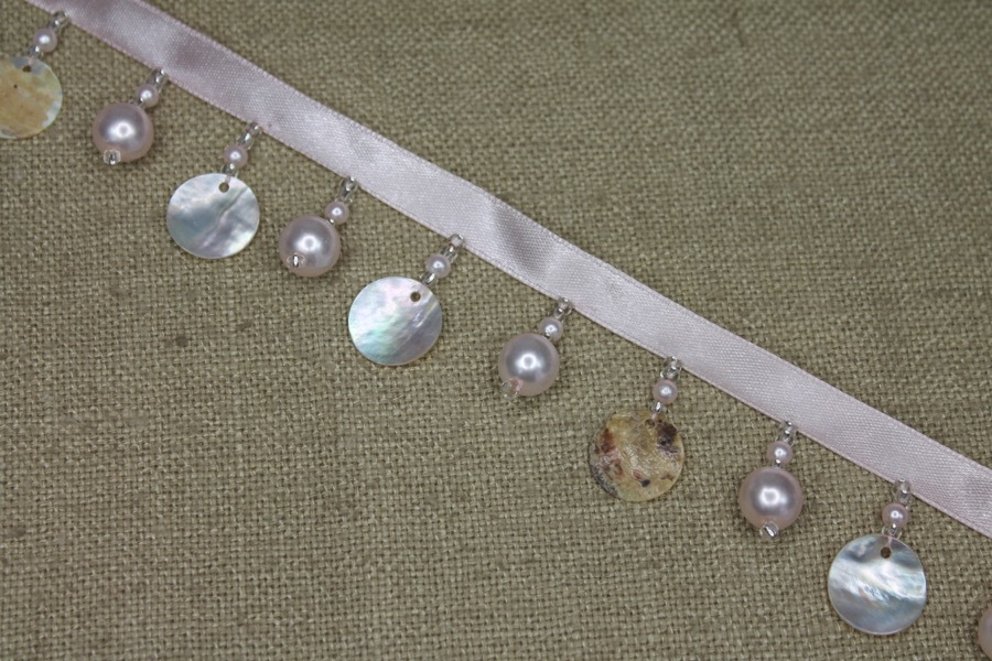 Pale Pink Beaded Pearl & Shell Trim, image 2 of 5