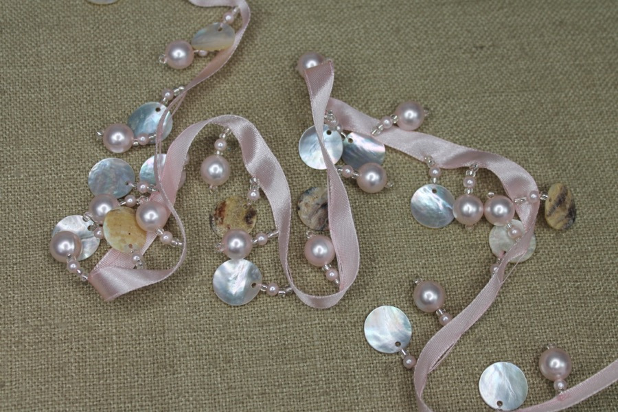 Pale Pink Beaded Pearl & Shell Trim, image 3 of 5