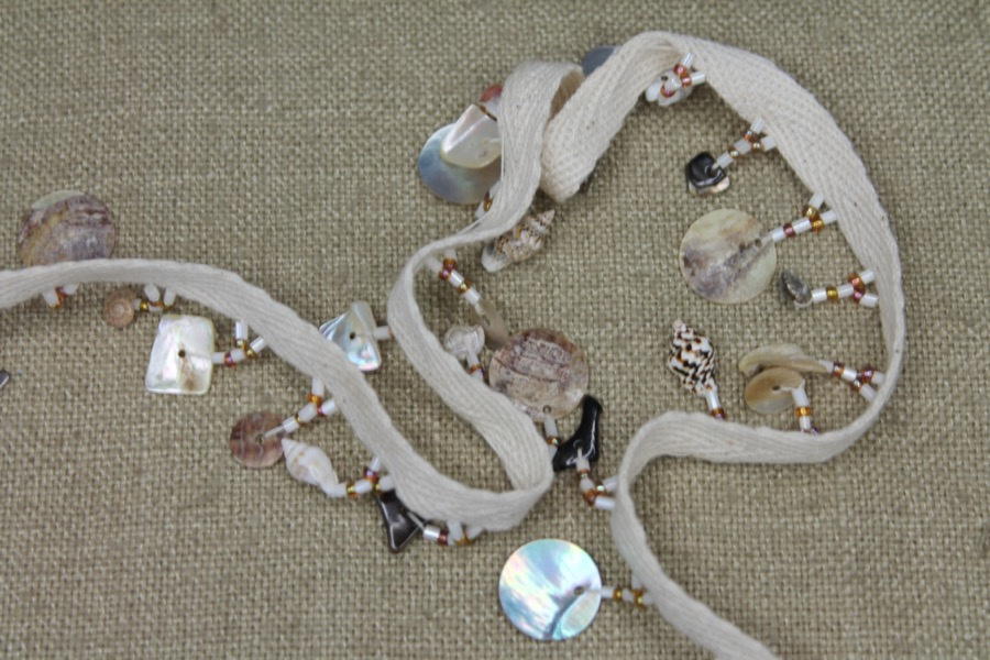 Ivory Beaded Shell Trim, image 2 of 4