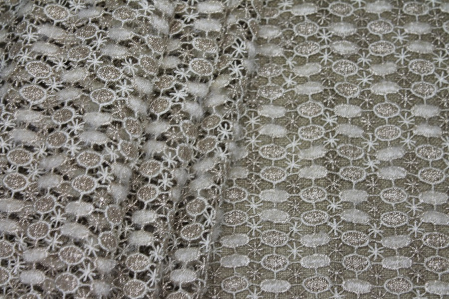Metallic Guipure Lace - Oval and Star Pattern - Cream / Gold fabric, image 4 of 7