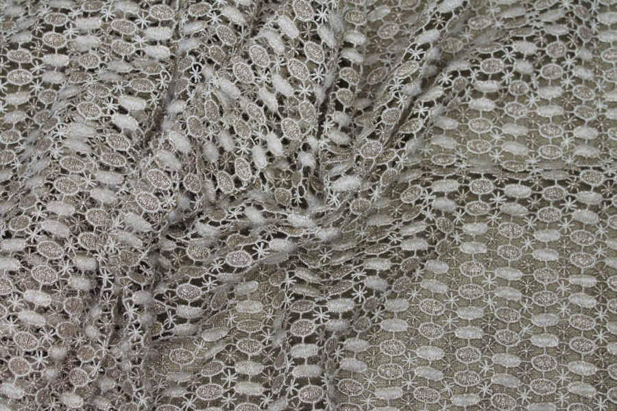 Metallic Guipure Lace - Oval and Star Pattern - Cream / Gold fabric, image 7 of 7