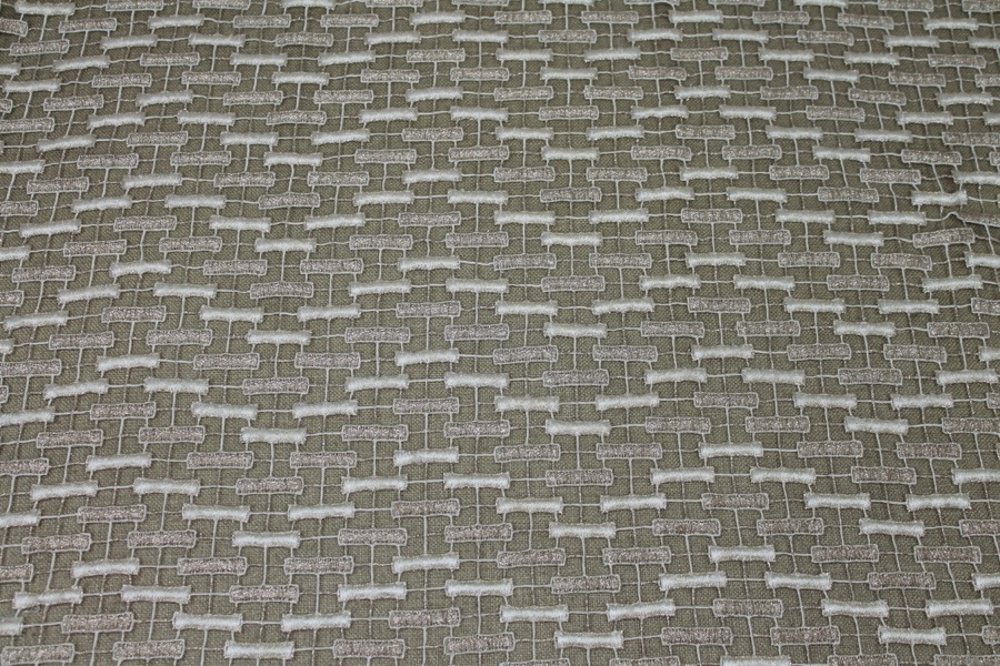 Metallic Guipure Lace - Rectangle Pattern - Cream / Gold fabric, image 4 of 7
