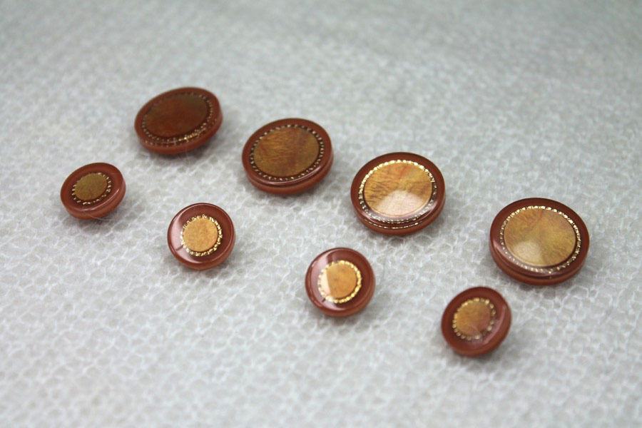 Round "Pearl" Resin and Gold Inlay Shank Button - Tan - 1.8cm