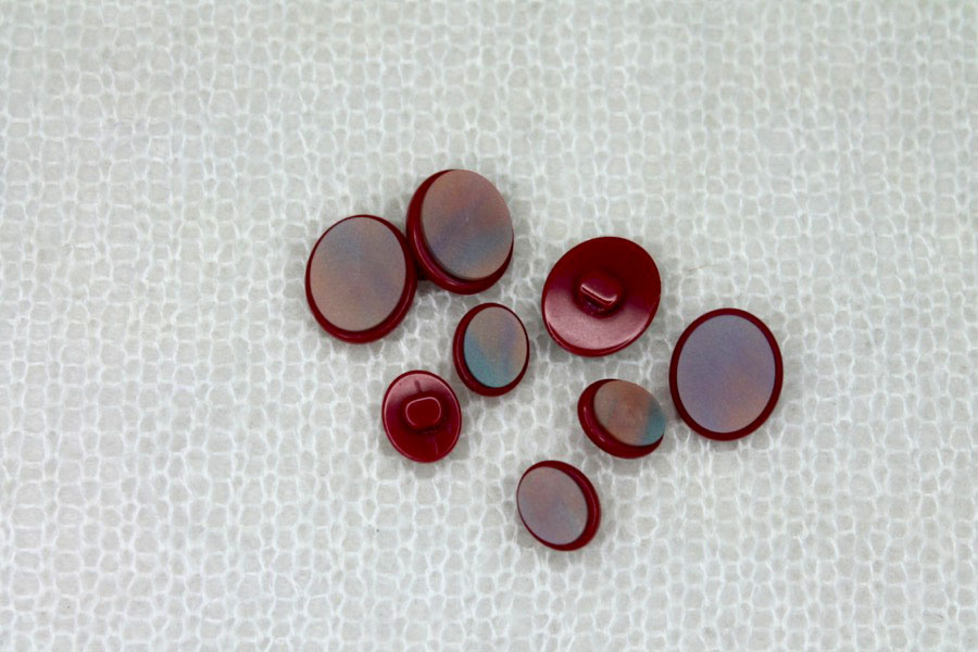 Oval "Shell" Resin Inlay Shank Button - Red - 1.7cm, image 2 of 4