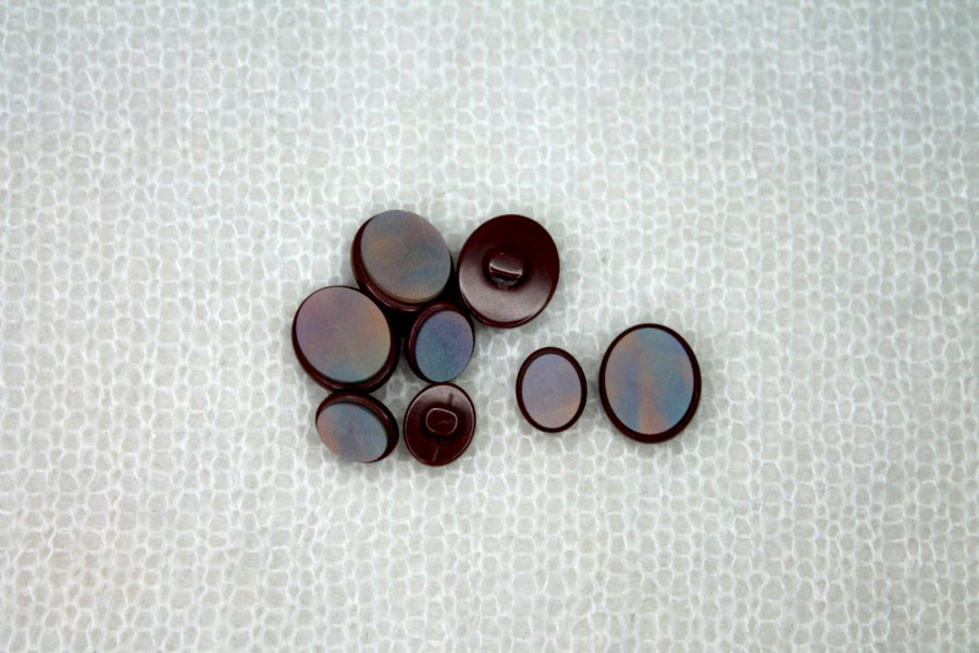 Oval "Shell" Resin Inlay Shank Button - Brown - 1.7cm, image 3 of 4