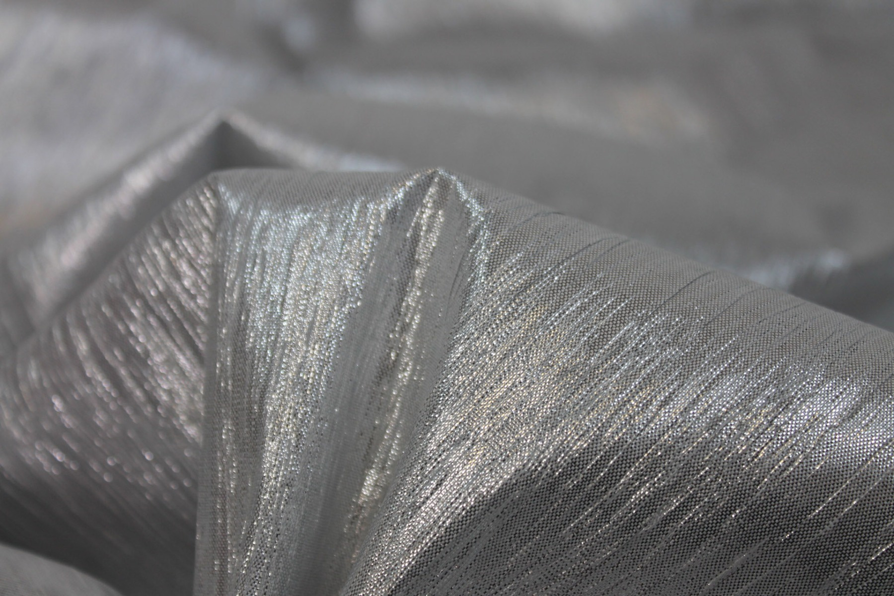Silver Metallic Crinkle Lamé fabric, image 4 of 7