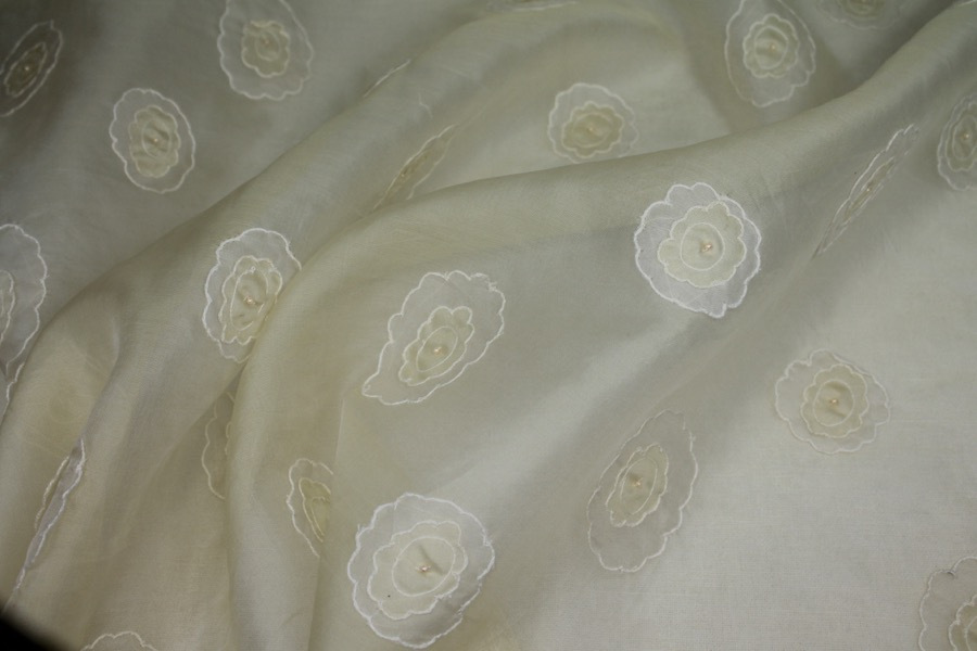Pale Yellow Flower Appliqué on Silk Organza - 0.4m Piece fabric, image 6 of 6