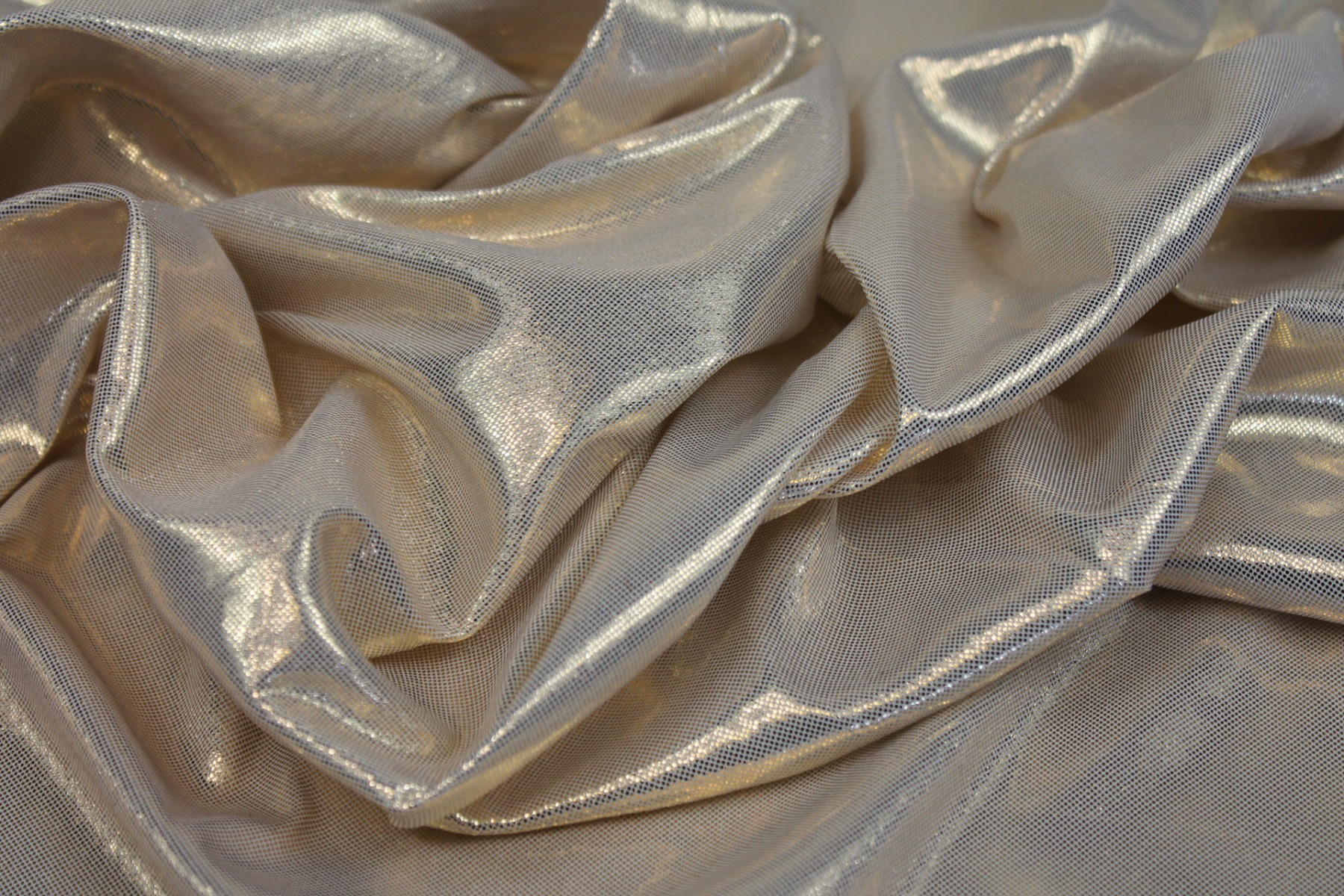 Metallic Foiled Jersey - "Liquid Lamé" - Ivory / Gold fabric