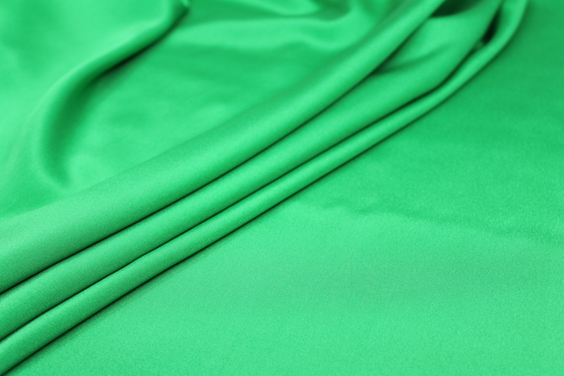 Emerald Green Silk Marocaine fabric, image 5 of 6