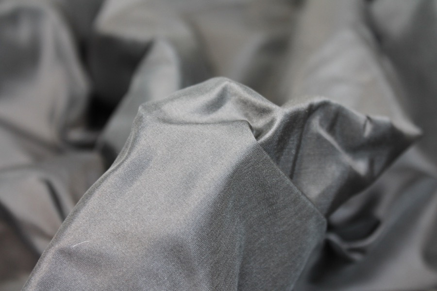 Silk Taffeta - Light weight - Dark Grey - 0.6m Piece fabric, image 3 of 7
