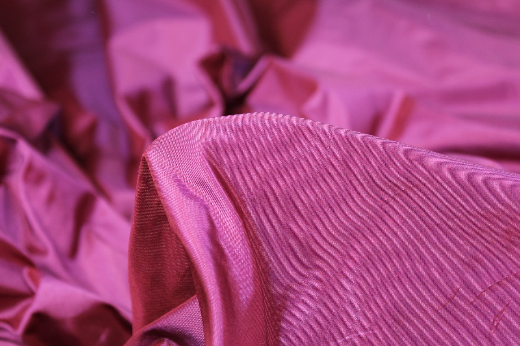 Polyester Taffeta - Pink shot Red fabric, image 4 of 8