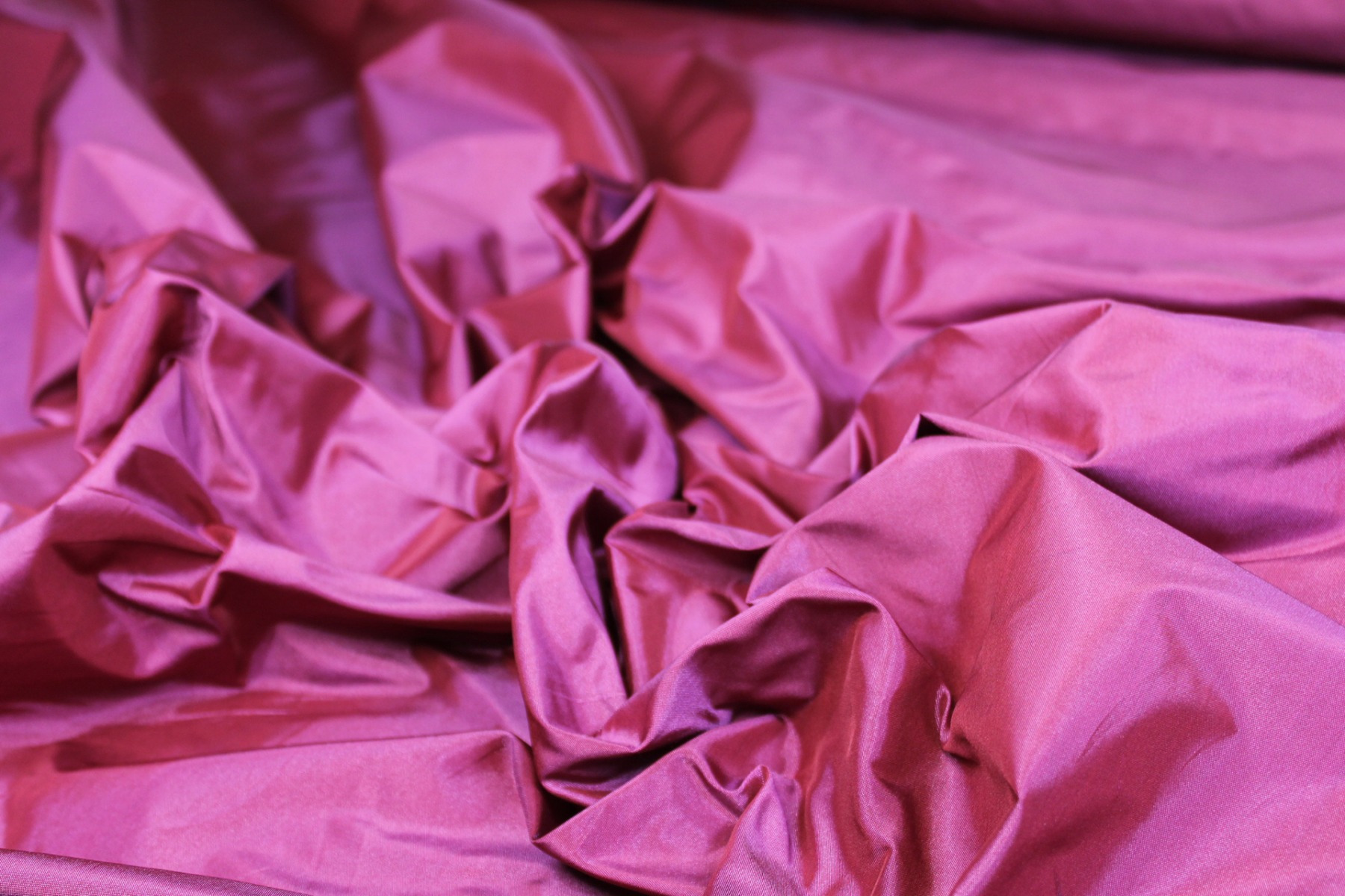 Polyester Taffeta - Pink shot Red fabric, image 5 of 8