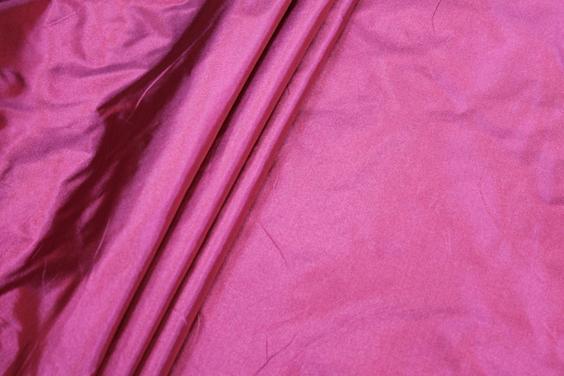 Polyester Taffeta - Pink shot Red fabric, image 7 of 8